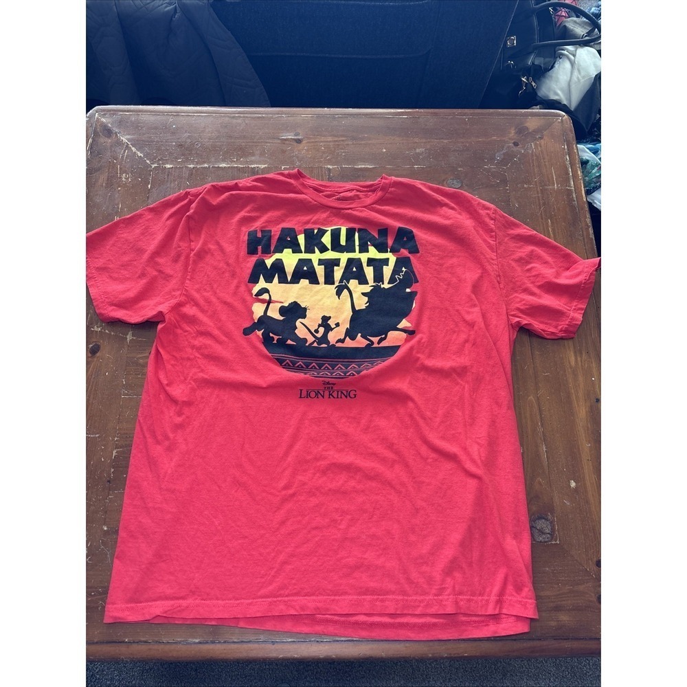 Disney Shirt Mens XXL Red Hakuna Matata Lion King Timon Pumbaa Sunset Tee